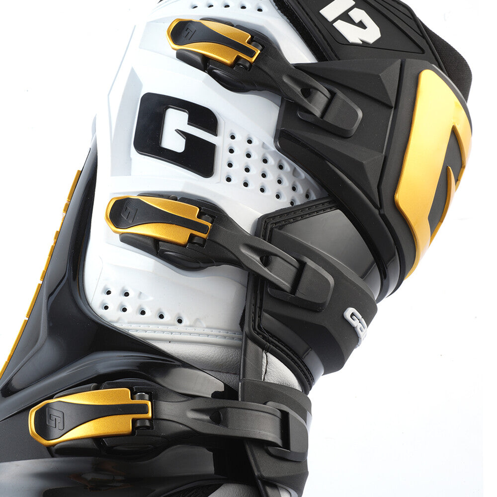 SG12 BOOTS