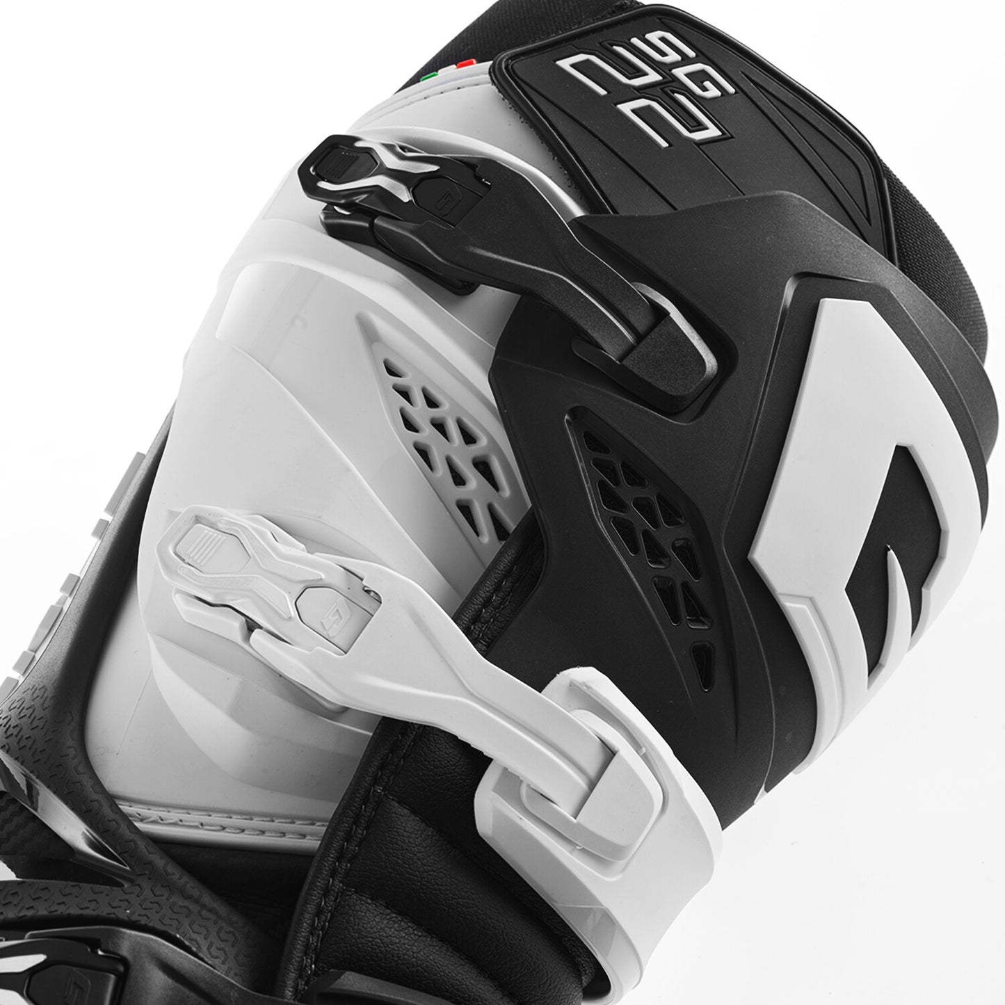 SG22 BOOTS