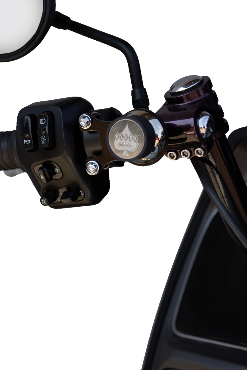 06360348_2.png