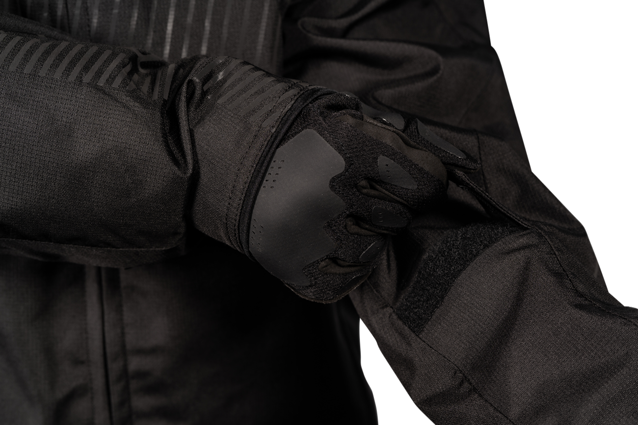 28221457_3.png