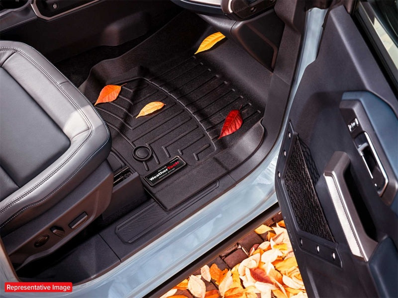 WeatherTech 01-04 Toyota Tacoma (Double Cab Only) Front FloorLiner - Black