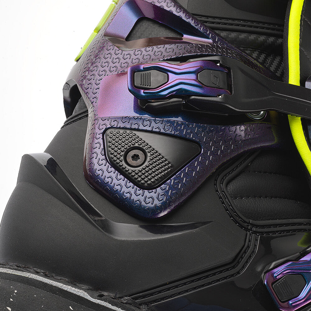 SG22 BOOTS