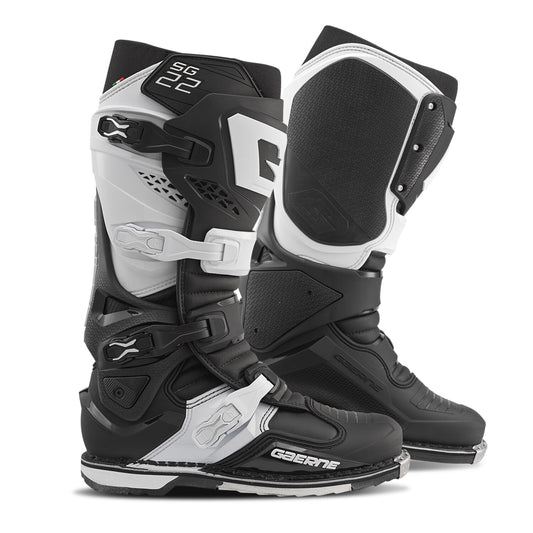 SG22 BOOTS